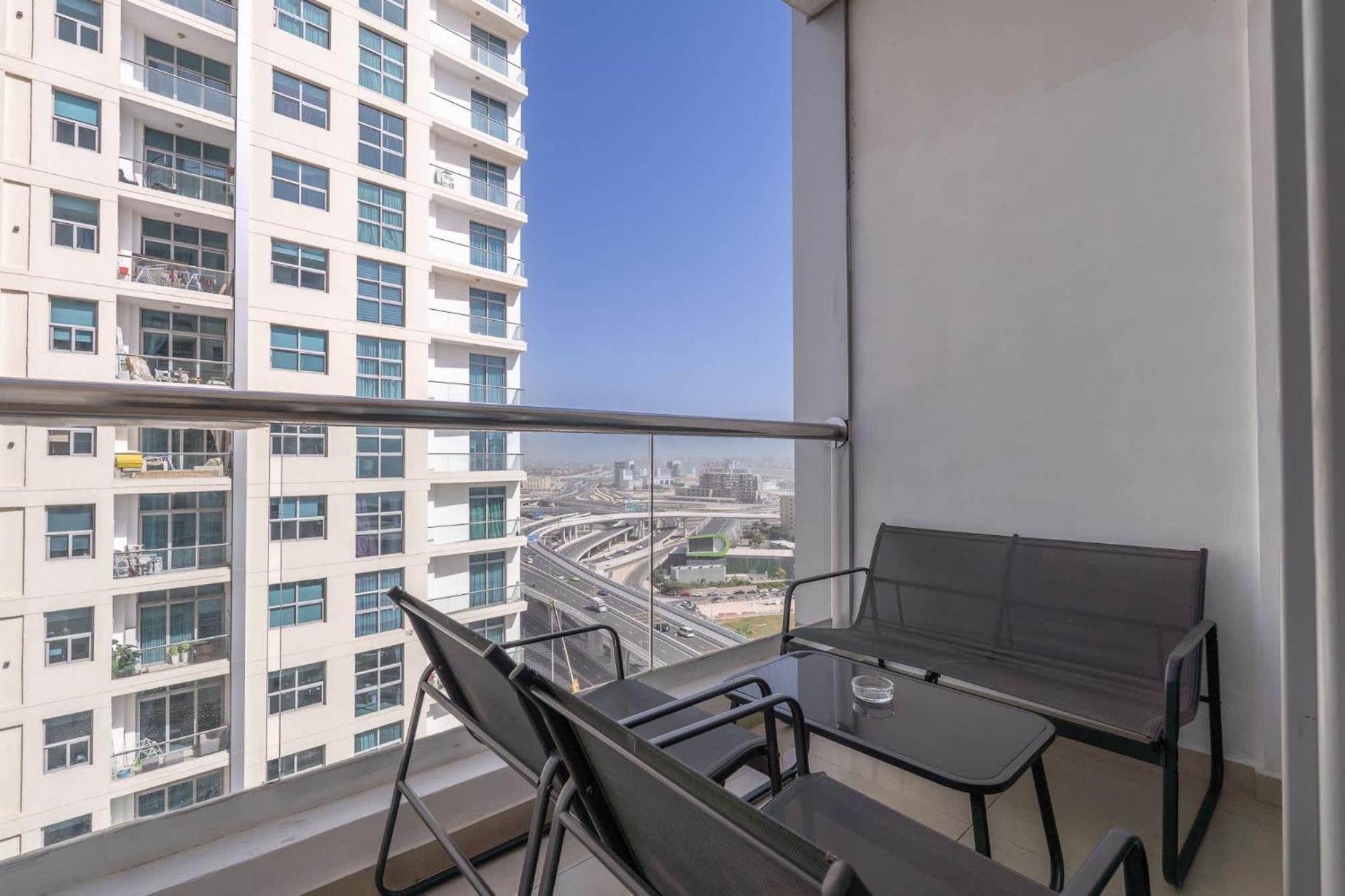 Extraordinary 1br With Marina Views Apartment *