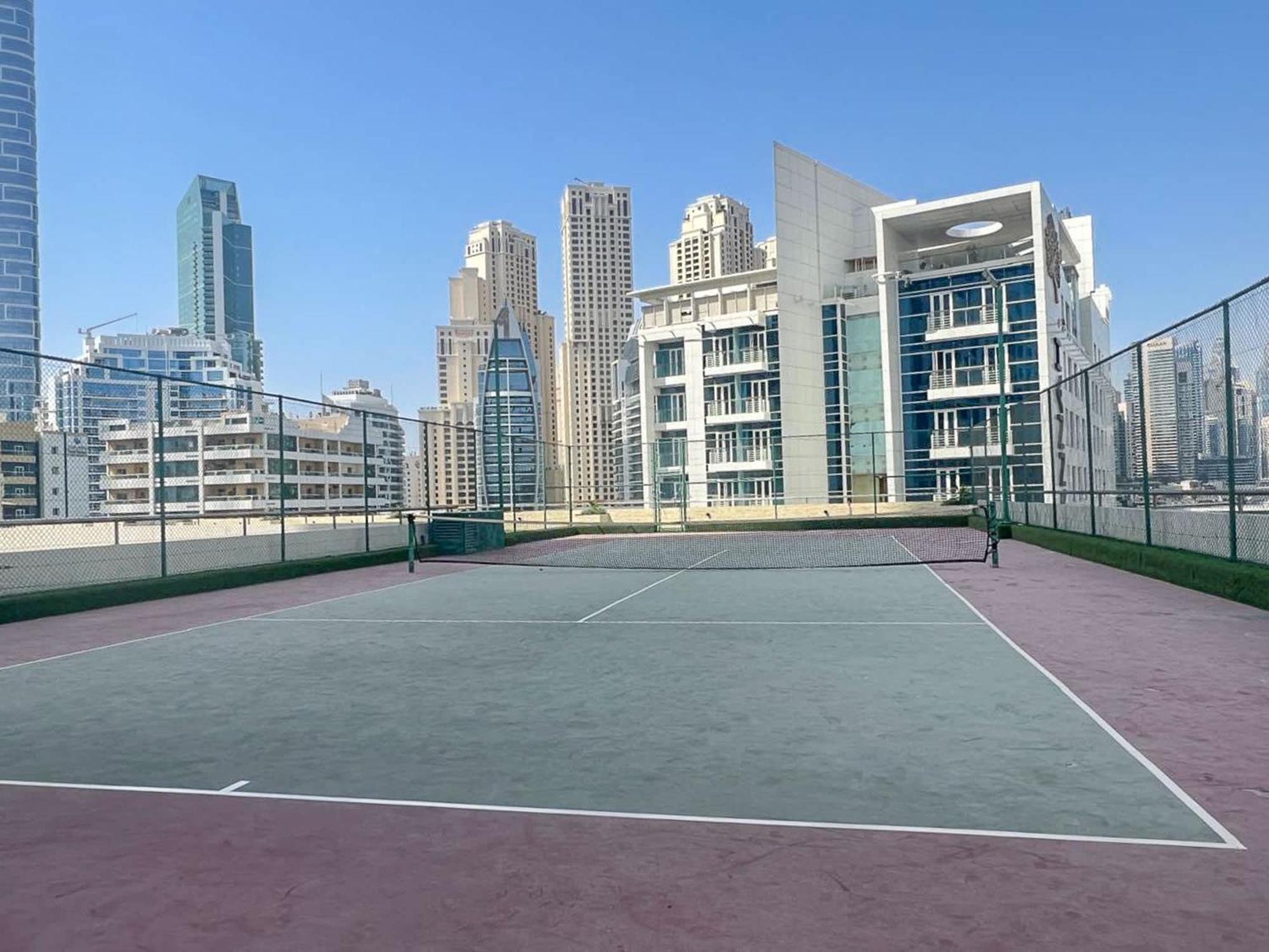 Extraordinary 1br With Marina Views Apartment