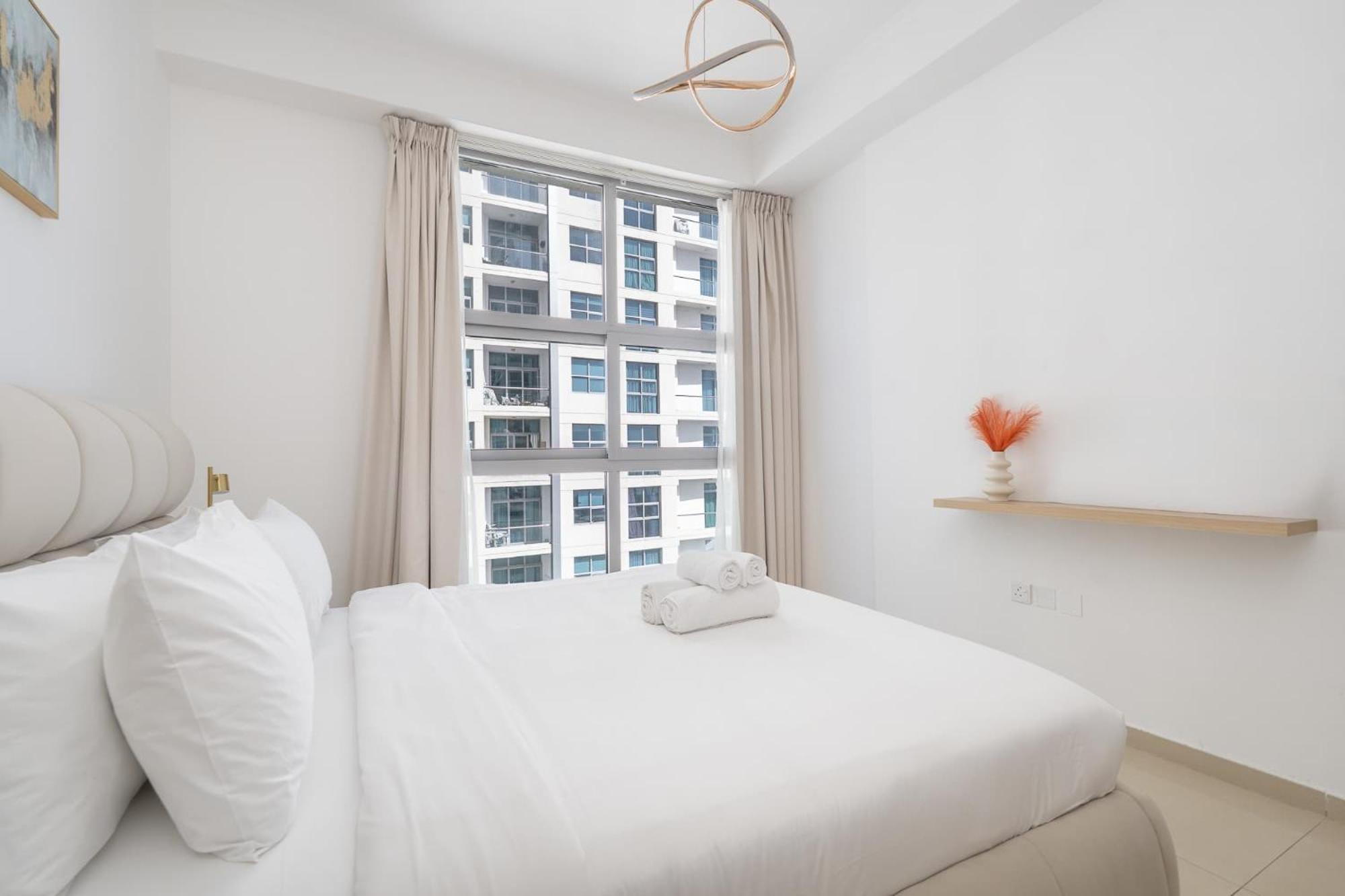 Extraordinary 1br With Marina Views Dubai