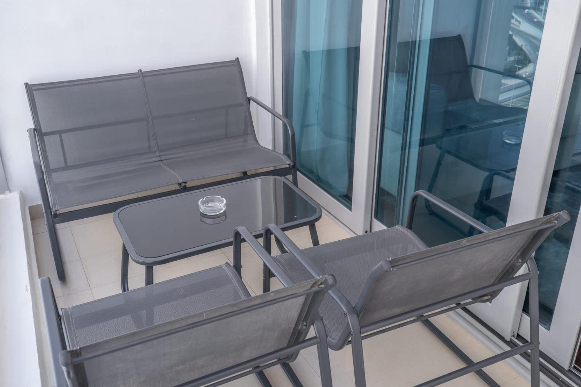 Apartment Extraordinary 1br With Marina Views *